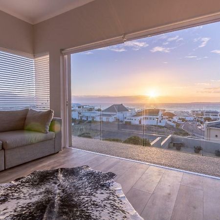 Small Bay Beach Suites Le Cap Extérieur photo