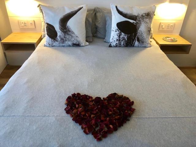 Small Bay Beach Suites Le Cap Extérieur photo